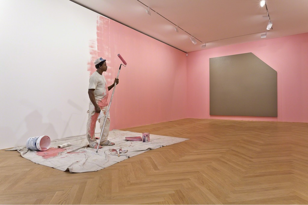 © The Estate of Duane Hanson. © Olivier Mosset. Photography by Zarko Vijatovic. Courtesy Gagosian Gallery. © The Estate of Duane Hanson. © Olivier Mosset. Photography by Zarko Vijatovic. Courtesy Gagosian Gallery.