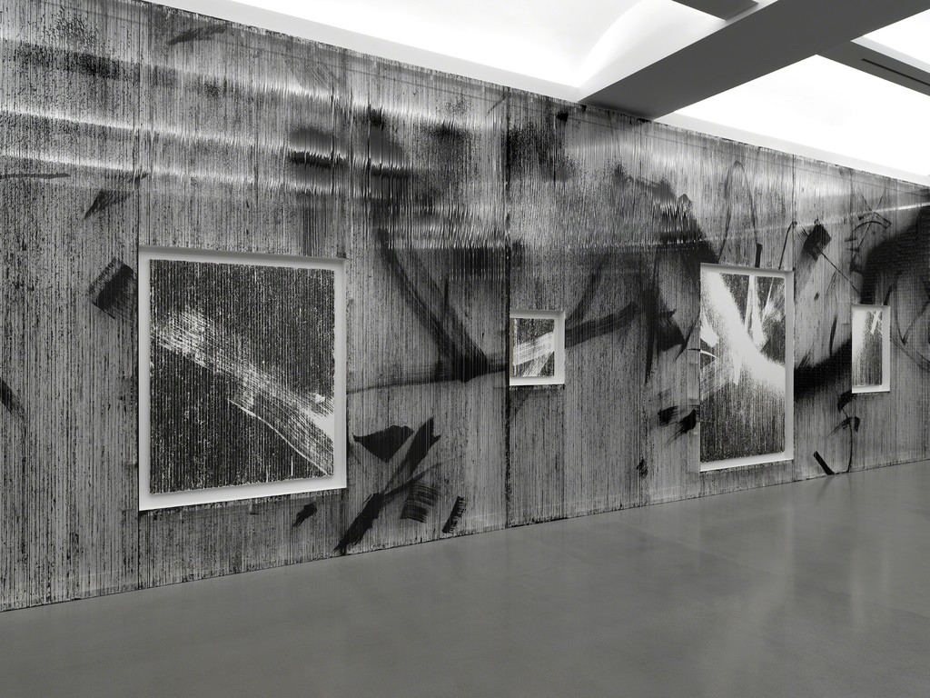 Installation view of Gregor Hildebrant: In meiner Wohnung
gibt es viele Zimmer
Photo by Dario Lasagni. Courtesy of the artist and Perrotin. Installation view of Gregor Hildebrant: In meiner Wohnung
gibt es viele Zimmer
Photo by Dario Lasagni. Courtesy of the artist and Perrotin.