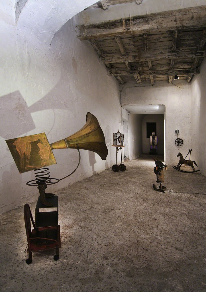 Giovanni Albanese, Solo roba per bambini, installation view, ph Susana Serpas Soriano, courtesy Fondazione Volume! Giovanni Albanese, Solo roba per bambini, installation view, ph Susana Serpas Soriano, courtesy Fondazione Volume!