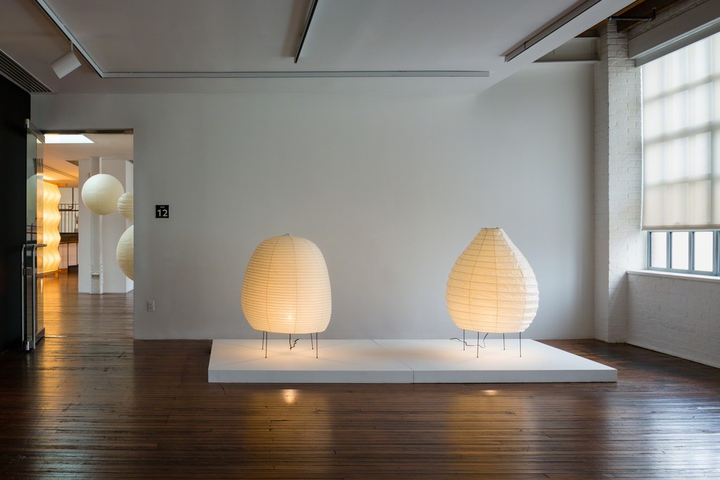 Akari Modular. Photo: Nicholas Knight. ©The Isamu Noguchi Foundation and Garden Museum, NY / ARS. Akari Modular. Photo: Nicholas Knight. ©The Isamu Noguchi Foundation and Garden Museum, NY / ARS.