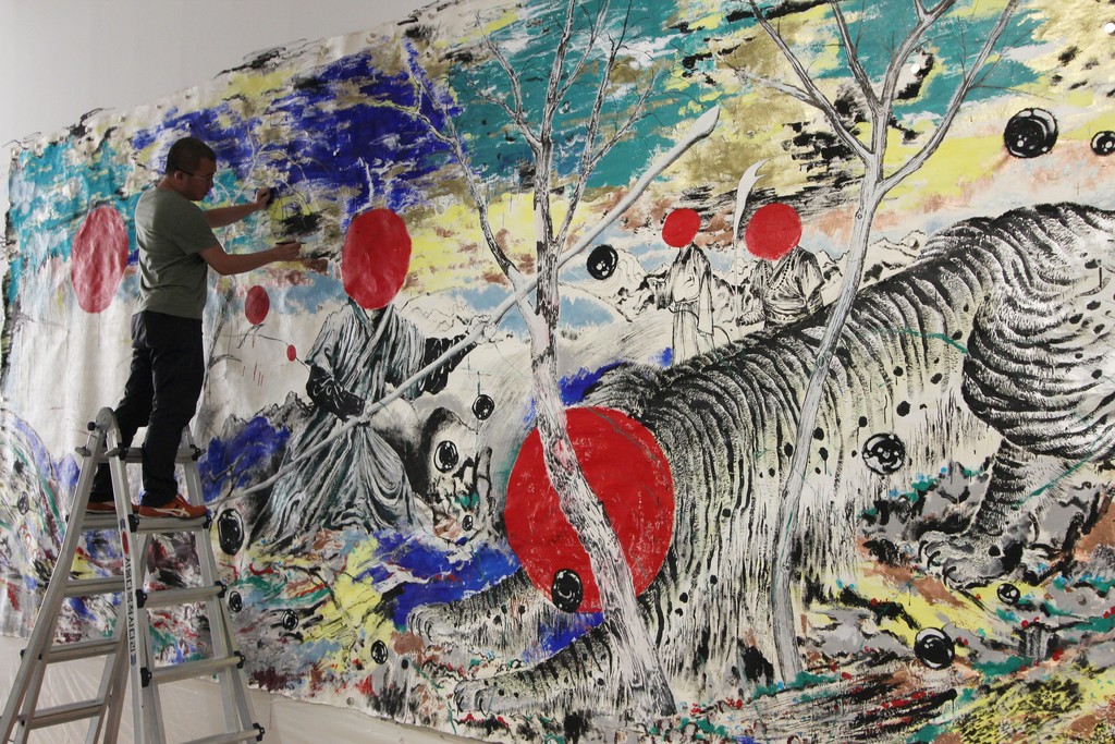 Sun Xun working on site, "Interesting Hunters All Perform Magic", Aug 31 - Sep 5, 2017 Sun Xun working on site, "Interesting Hunters All Perform Magic", Aug 31 - Sep 5, 2017
