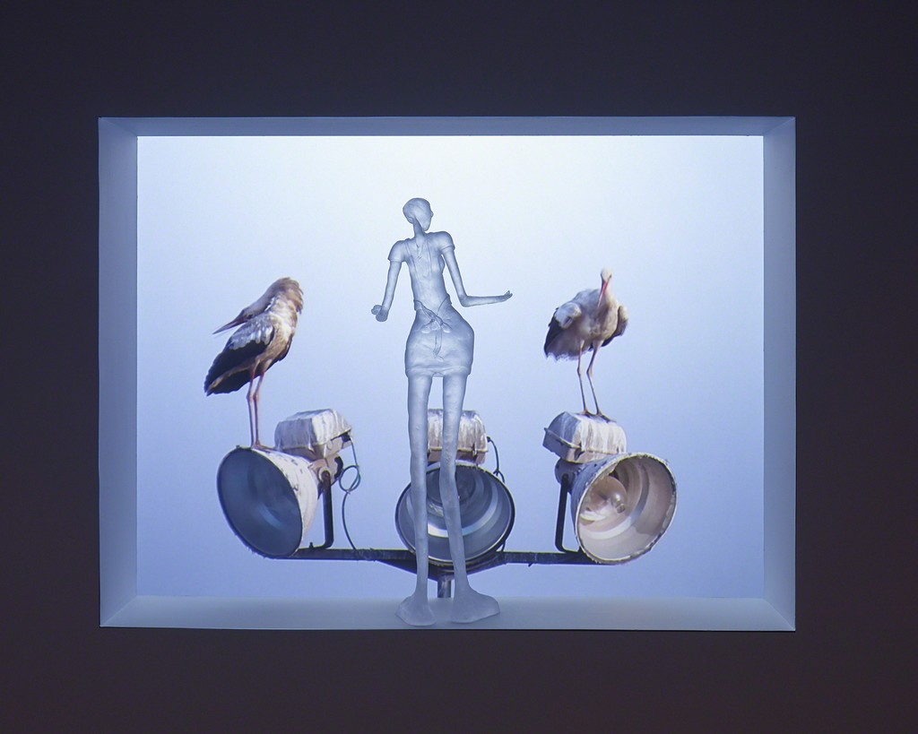Sam Anderson, Day Shift, 2017, installation view, SculptureCenter, New York, 2017. Looped video with sound, resin, salt. Dimensions variable. Courtesy the artist, Chapter NY, Tanya Leighton Gallery, Berlin, and mother’s tankstation limited, Dublin. Photo: Kyle Knodell Sam Anderson, Day Shift, 2017, installation view, SculptureCenter, New York, 2017. Looped video with sound, resin, salt. Dimensions variable. Courtesy the artist, Chapter NY, Tanya Leighton Gallery, Berlin, and mother’s tankstation limited, Dublin. Photo: Kyle Knodell