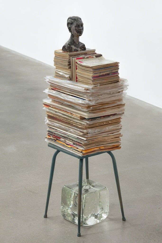 Installation view, ‘Lorna Simpson. Unanswerable’, Hauser & Wirth London, 2018 Photo: Alex Delfanne Installation view, ‘Lorna Simpson. Unanswerable’, Hauser & Wirth London, 2018 Photo: Alex Delfanne
