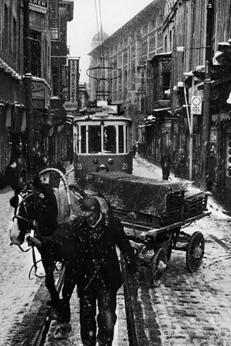İstanbul Motive-Sirkeci — Ara Güler (1956)