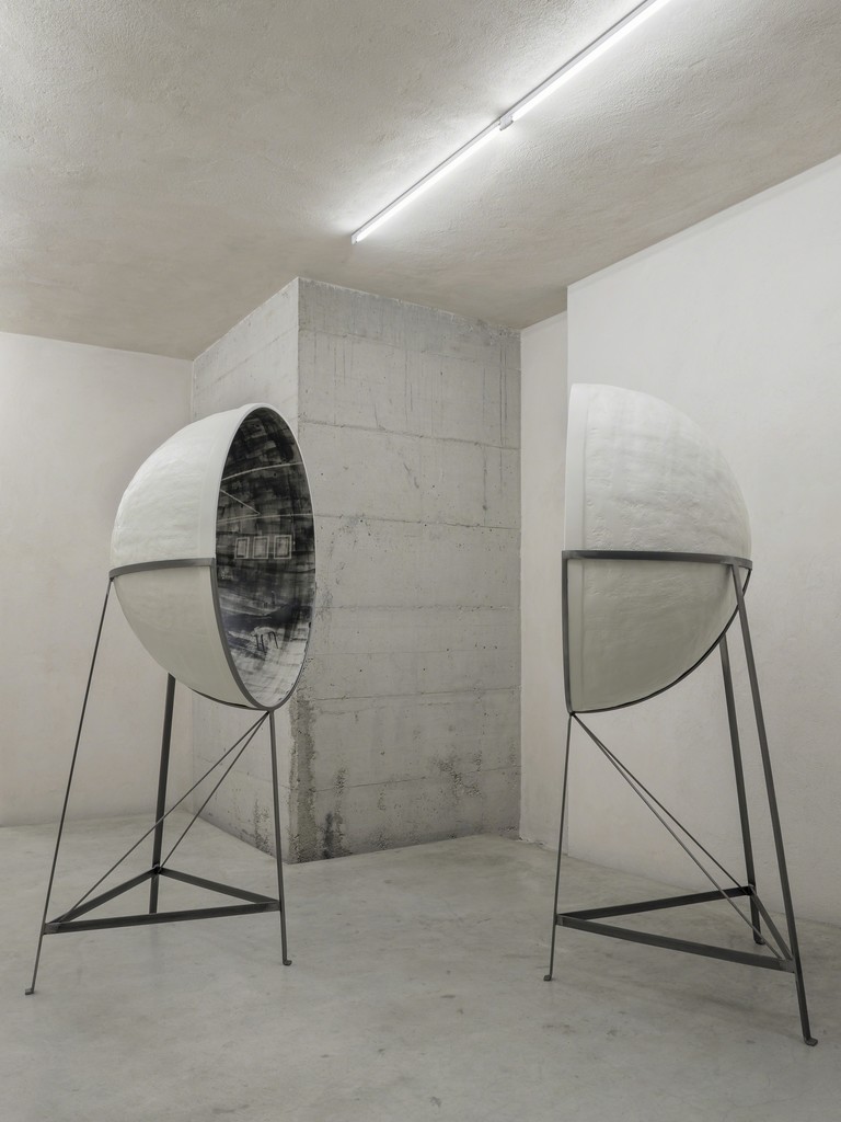 Elia Cantori ''Untitled (Double Hemisphere room)” 2016 installation view at CAR DRDE Bologna Elia Cantori ''Untitled (Double Hemisphere room)” 2016 installation view at CAR DRDE Bologna