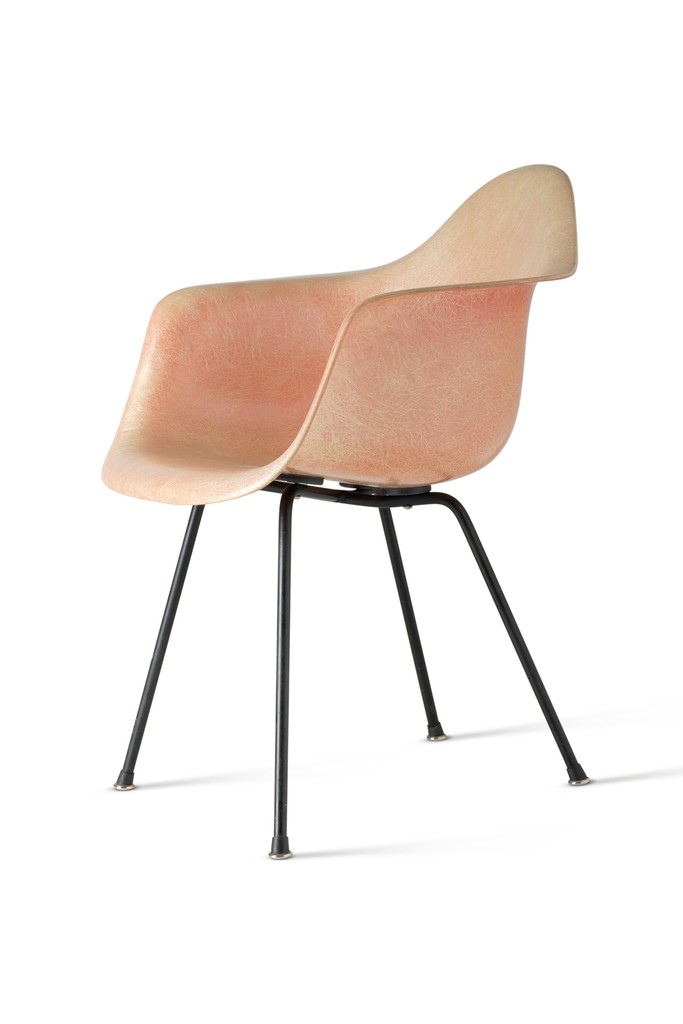 Charles and Ray Eames, DAX/Plastic Armchair, AShell,
Fiberglass Chair, 1948-1950,
photo: © Vitra Design Museum, Juergen Hans Charles and Ray Eames, DAX/Plastic Armchair, AShell,
Fiberglass Chair, 1948-1950,
photo: © Vitra Design Museum, Juergen Hans