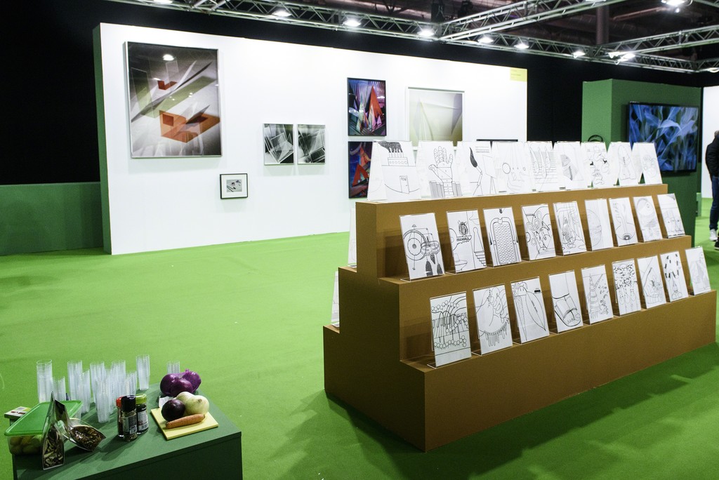 Eduardo Navarro -- ARCOmadrid 2018 -- photo © Luis Camacho, 2018 -- courtesy of the artist and Galeria Nara Roesler Eduardo Navarro -- ARCOmadrid 2018 -- photo © Luis Camacho, 2018 -- courtesy of the artist and Galeria Nara Roesler