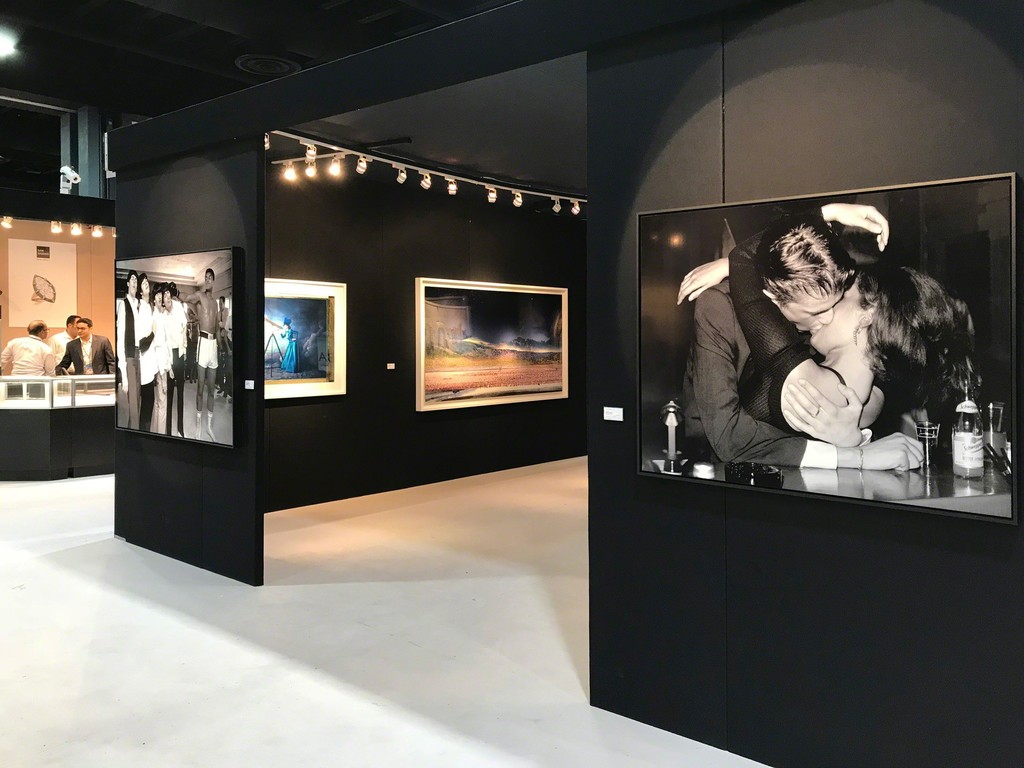 Harry Benson, "Ali Hits George, Miami"
Cathleen Naundorf, "L'Arche de Noe XXVIII, Paris Alexis Mabille, Haute Couture 2012"
Stephen Wilkes, "Flamingos, Lake Bogoria, Kenya, Day to Night"
Harry Benson, "Berlin Kiss" Harry Benson, "Ali Hits George, Miami"
Cathleen Naundorf, "L'Arche de Noe XXVIII, Paris Alexis Mabille, Haute Couture 2012"
Stephen Wilkes, "Flamingos, Lake Bogoria, Kenya, Day to Night"
Harry Benson, "Berlin Kiss"