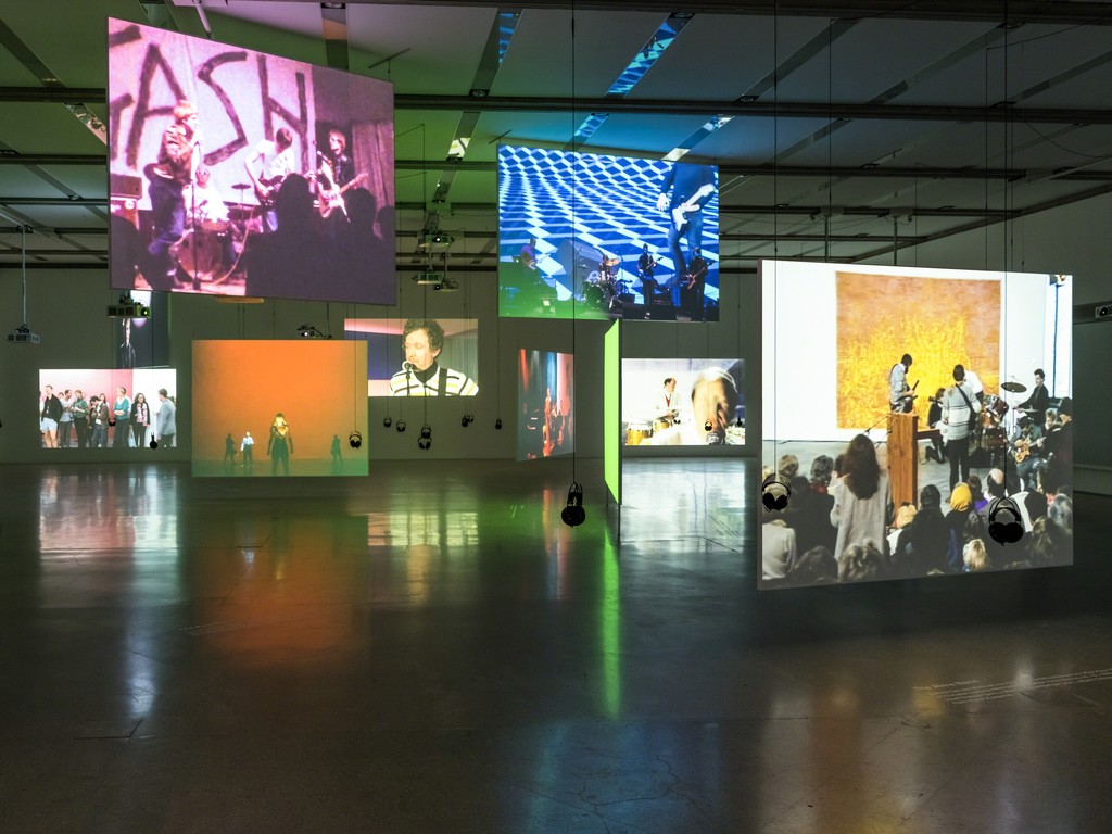 Ausstellungsansicht / Exhibition view
Doppelleben. Bildende Künstler_innen machen Musik, 23. Juni bis 11. November 2018 / Double Lives. Visual Artists Making Music, June 23 to November 11, 2018, mumok Museum moderner Kunst Stiftung Ludwig Wien
Photo: Klaus Pichler © mumok
Ausstellungsansicht / Exhibition view
Doppelleben. Bildende Künstler_innen machen Musik, 23. Juni bis 11. November 2018 / Double Lives. Visual Artists Making Music, June 23 to November 11, 2018, mumok Museum moderner Kunst Stiftung Ludwig Wien
Photo: Klaus Pichler © mumok