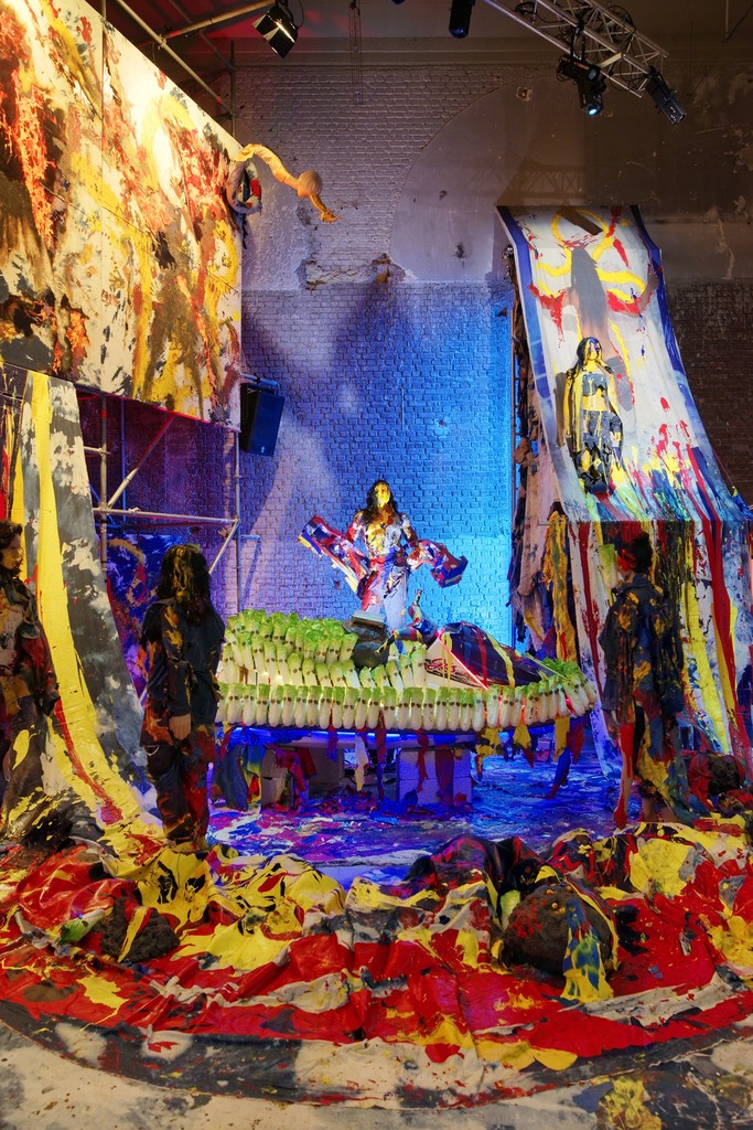 Exhibition view of Korakrit Arunanondchai "Painting with history in a room filled with people with funny names 3", Palais de Tokyo (24.06 – 13.09 2015). Courtesy of Korakrit Arunanondchai, C L E A R I N G (New York, Brussels) & Carlos/Ishikawa (London). Photo : Aurélien Mole Exhibition view of Korakrit Arunanondchai "Painting with history in a room filled with people with funny names 3", Palais de Tokyo (24.06 – 13.09 2015). Courtesy of Korakrit Arunanondchai, C L E A R I N G (New York, Brussels) & Carlos/Ishikawa (London). Photo : Aurélien Mole