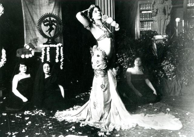 Unknown Artist, ‘Mata Hari dancing in the library of the Musée Guimet’, 1905, Musée national des arts asiatiques - Guimet