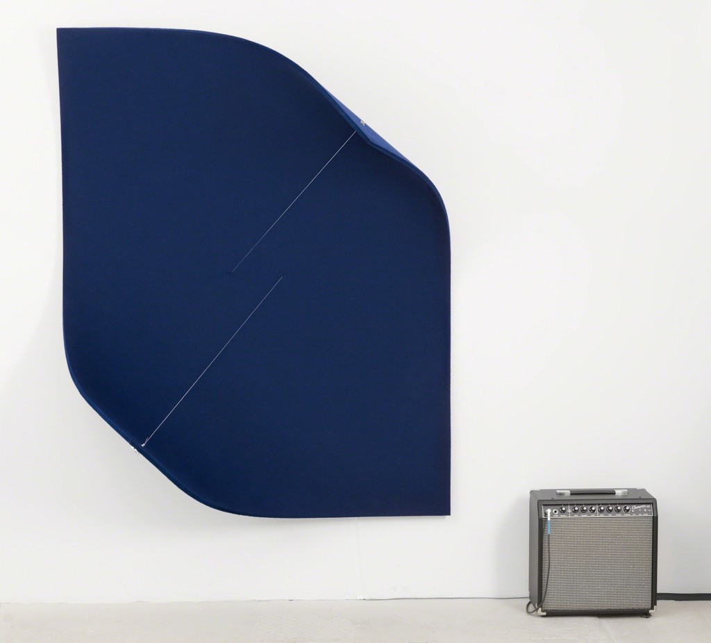 Naama Tsabar, Work On Felt (Variation 15) Dark Blue, 2017, photo: Christopher Stach, courtesy: Dvir Gallery Naama Tsabar, Work On Felt (Variation 15) Dark Blue, 2017, photo: Christopher Stach, courtesy: Dvir Gallery