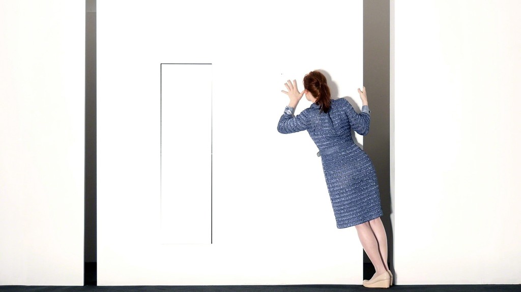 Markus Schinwald, Stage Complex (Virginia), 2015, video still. Courtesy the artist. Markus Schinwald, Stage Complex (Virginia), 2015, video still. Courtesy the artist.