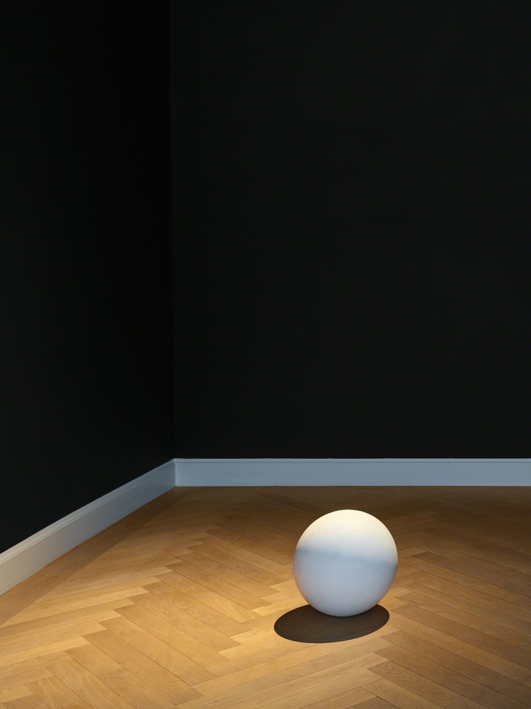 James Lee Byars, The Touched Sphere (1988). Exhibition view: James Lee Byars, The Palace of Perfect, KEWENIG, Berlin (16 February–13 April 2019). Courtesy KEWENIG, Berlin. Copyright: The Estate of James Lee Byars. Photo: Stefan Müller. James Lee Byars, The Touched Sphere (1988). Exhibition view: James Lee Byars, The Palace of Perfect, KEWENIG, Berlin (16 February–13 April 2019). Courtesy KEWENIG, Berlin. Copyright: The Estate of James Lee Byars. Photo: Stefan Müller.