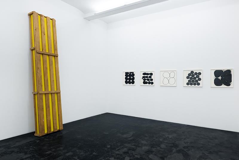 Gary Kuehn »Rational Procedures« | Black Paintings and 1960s Sculpture | Photo: Mischa Scherrer Gary Kuehn »Rational Procedures« | Black Paintings and 1960s Sculpture | Photo: Mischa Scherrer
