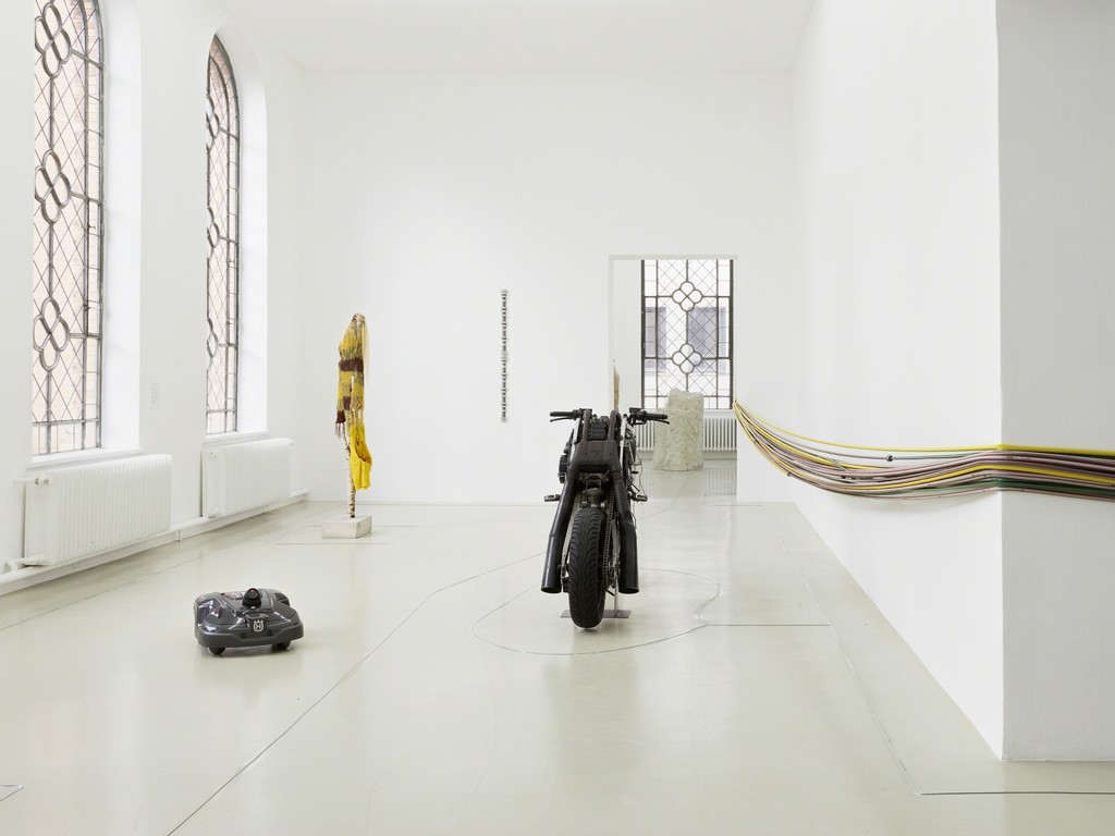 Alexandra Bircken
installation view Kunstverein Hannover, 2016
Photo: Raimund Zakowski
Courtesy BQ, Berlin, und Herald St, London Alexandra Bircken
installation view Kunstverein Hannover, 2016
Photo: Raimund Zakowski
Courtesy BQ, Berlin, und Herald St, London
