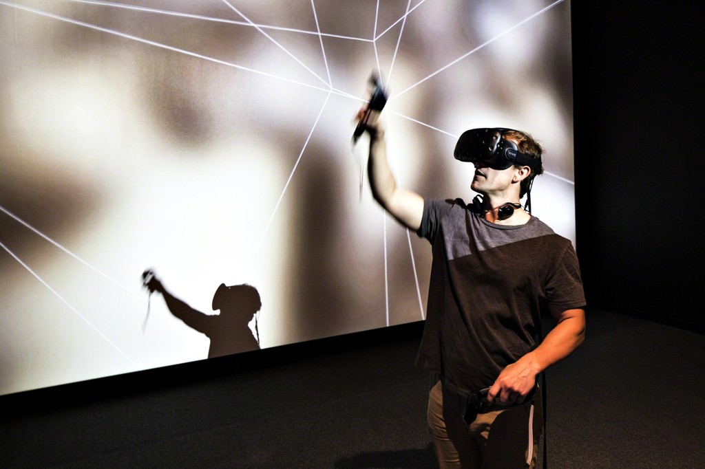 Institute for New Feeling.
Installation view of Ditherer, 2016.
HTC Vive VR headset, virtual reality experience.
Courtesy the artists and Ballroom Marfa Institute for New Feeling.
Installation view of Ditherer, 2016.
HTC Vive VR headset, virtual reality experience.
Courtesy the artists and Ballroom Marfa