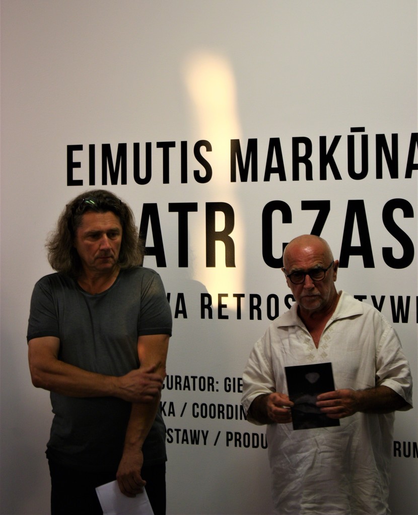 Private view of the exhibition - Eimutis Markūnas (on the left) and director of "Znaki Czasu" Wacław Kuczma (on the right). Photography by Povilas Ramanauskas. Private view of the exhibition - Eimutis Markūnas (on the left) and director of "Znaki Czasu" Wacław Kuczma (on the right). Photography by Povilas Ramanauskas.