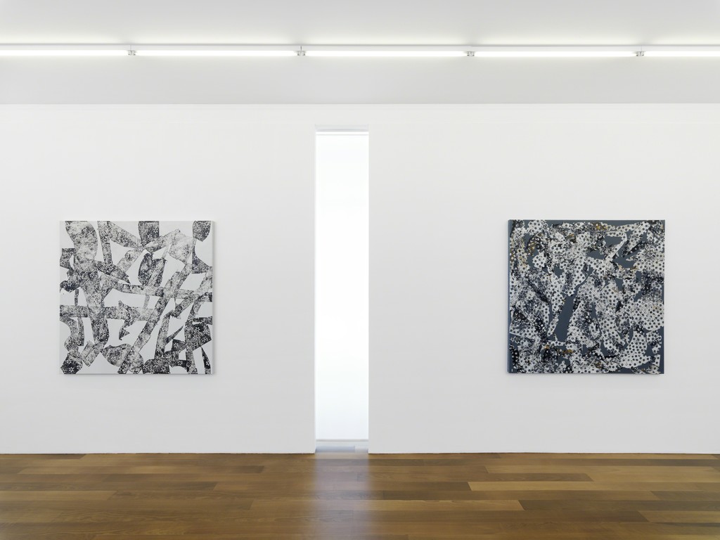 Exhibition view, Yves Zurstrassen, Galerie Xippas, Geneva, Switzerland, 2017. ©Annik Wetter Exhibition view, Yves Zurstrassen, Galerie Xippas, Geneva, Switzerland, 2017. ©Annik Wetter