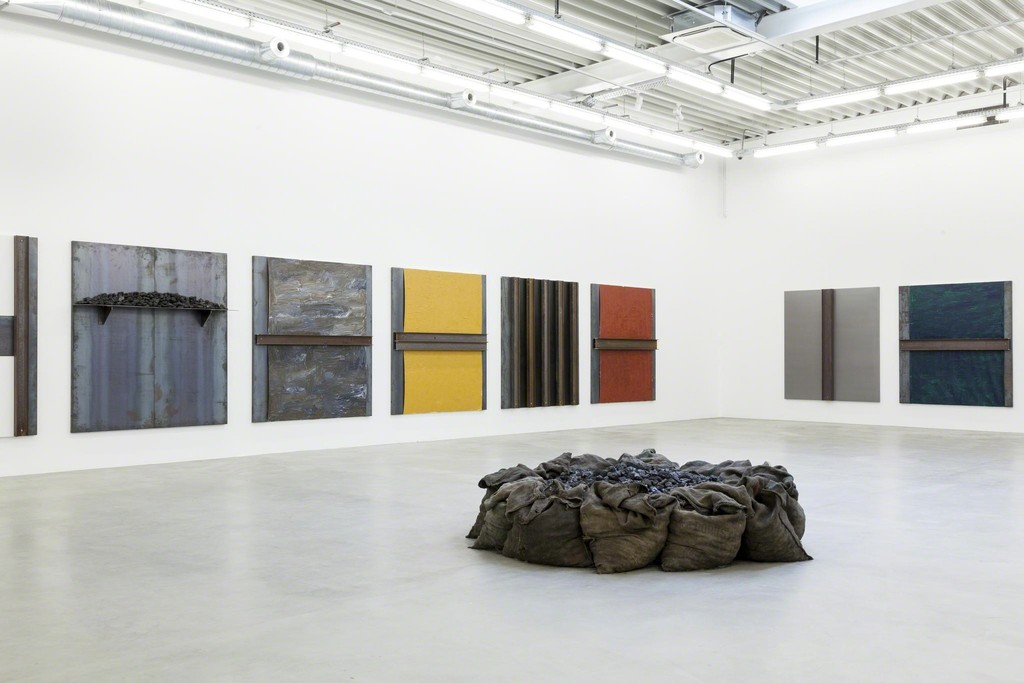 Jannis Kounellis at Almine Rech Gallery in Brussels
13.03 - 17.04.2014
Courtesy of the Artist and Almine Rech Gallery
© Photo - M.Baboussis
Jannis Kounellis at Almine Rech Gallery in Brussels
13.03 - 17.04.2014
Courtesy of the Artist and Almine Rech Gallery
© Photo - M.Baboussis