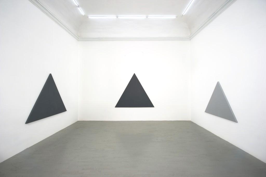 Alan Charlton - partial view of the exhibition - February 2013 - Galleria Alfonso Artiaco, Napoli Alan Charlton - partial view of the exhibition - February 2013 - Galleria Alfonso Artiaco, Napoli
