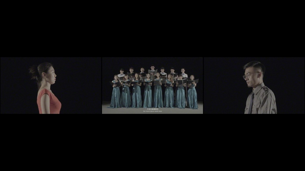 Videostill / Video still
Julia Stoschek Collection, Düsseldorf
YAO Qingmei, THE ECDYSIAST-MOLT, 2017
Dreikanal HD-Video, 9’, Farbe, Ton / Three-channel HD video, 9’, color, sound
Bild / Image: Courtesy the artist and Magician Space
Videostill / Video still
Julia Stoschek Collection, Düsseldorf
YAO Qingmei, THE ECDYSIAST-MOLT, 2017
Dreikanal HD-Video, 9’, Farbe, Ton / Three-channel HD video, 9’, color, sound
Bild / Image: Courtesy the artist and Magician Space