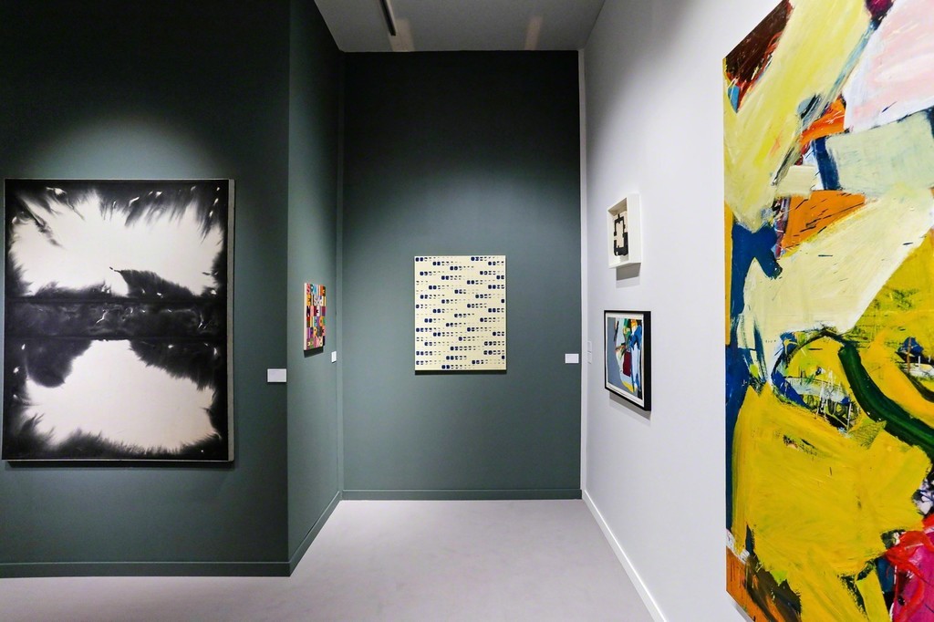 Tina Kim Gallery at TEFAF NY Spring 2018. Photo copyright Charles Roussel and Ocula Tina Kim Gallery at TEFAF NY Spring 2018. Photo copyright Charles Roussel and Ocula