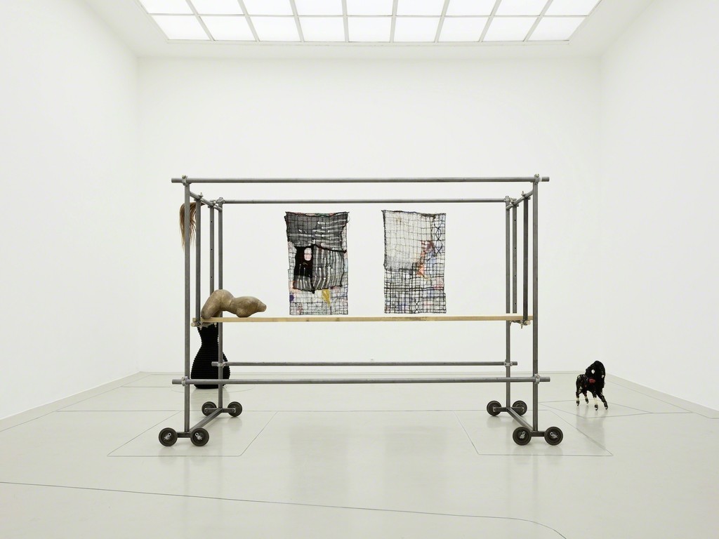 Alexandra Bircken
installation view Kunstverein Hannover, 2016
Photo: Raimund Zakowski
Courtesy BQ, Berlin, und Herald St, London Alexandra Bircken
installation view Kunstverein Hannover, 2016
Photo: Raimund Zakowski
Courtesy BQ, Berlin, und Herald St, London