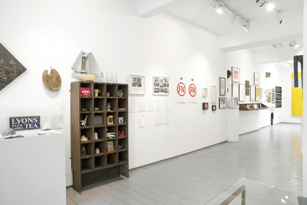 Installation at Paul Stolper Gallery - Factual Nonsense -
June 21, 2013 - August 31, 2013 Installation at Paul Stolper Gallery - Factual Nonsense -
June 21, 2013 - August 31, 2013