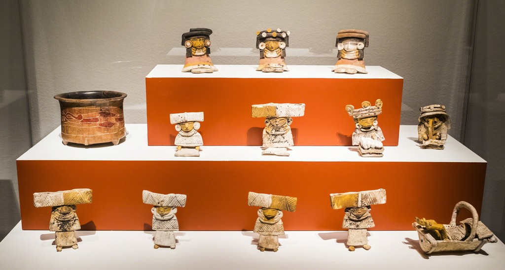 Installation of "Teotihuacan: City of Water, City of Fire" at the de Young museum, through February 11, 2018 Installation of "Teotihuacan: City of Water, City of Fire" at the de Young museum, through February 11, 2018
