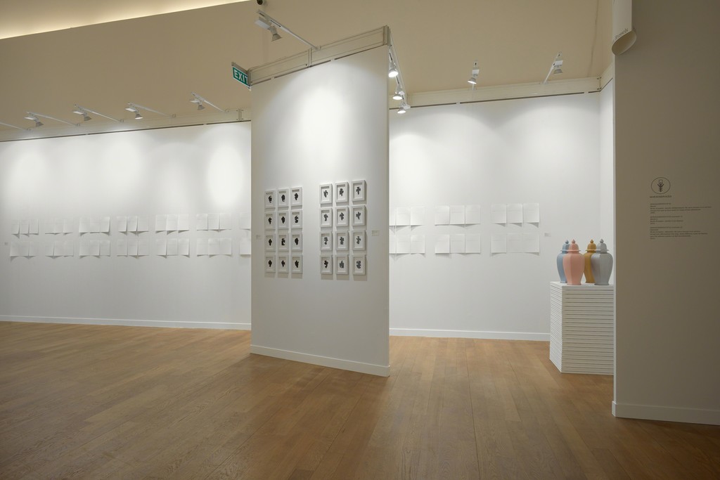 mfc-michèle didier booth's view in FIAC 2016. Works by Robert Barry, Jean-Baptiste Farkas, Allan McCollum and Claude Rutault.
© Robert Glowacki mfc-michèle didier booth's view in FIAC 2016. Works by Robert Barry, Jean-Baptiste Farkas, Allan McCollum and Claude Rutault.
© Robert Glowacki