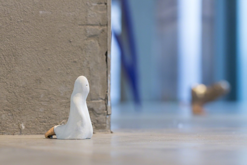 Urs Fischer. Small Axe. Installation view, Garage Museum of Contemporary Art, Moscow, 2016. Photo: Olga Alekseenko © Garage Museum of Contemporary Art Urs Fischer. Small Axe. Installation view, Garage Museum of Contemporary Art, Moscow, 2016. Photo: Olga Alekseenko © Garage Museum of Contemporary Art