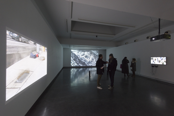 "Mark Lewis: Above and Below" © Martin Argyroglo - LE BAL "Mark Lewis: Above and Below" © Martin Argyroglo - LE BAL