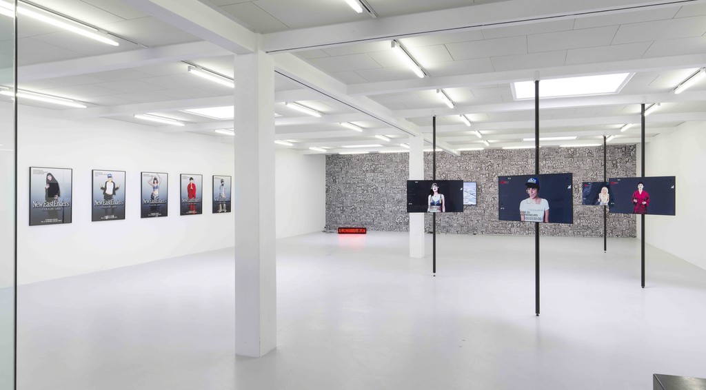 Exhibition view Anahita Razmi – Spoilers, 2018, courtesy by the artist and Kunstraum Innsbruck. Photo: Günter Richard Wett. Exhibition view Anahita Razmi – Spoilers, 2018, courtesy by the artist and Kunstraum Innsbruck. Photo: Günter Richard Wett.
