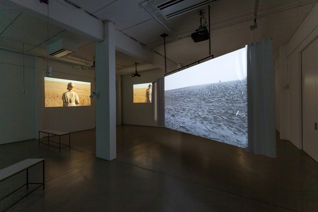 Installation view NARRATION by Thomas Taube, 6-channel video installation © Thomas Taube, photo: Dotgain.info Installation view NARRATION by Thomas Taube, 6-channel video installation © Thomas Taube, photo: Dotgain.info