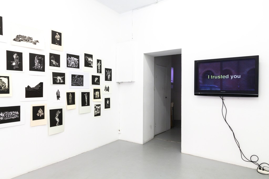 exhibition #4: (left) Stijn Peeters (Eindhoven), Lino Cuts (2003-05) – (in the back) Luigi Archetti (Zurich), video Apodemica III (2017) – (right) Adam Knight (London), video/audio installation "I trusted you" (2018) exhibition #4: (left) Stijn Peeters (Eindhoven), Lino Cuts (2003-05) – (in the back) Luigi Archetti (Zurich), video Apodemica III (2017) – (right) Adam Knight (London), video/audio installation "I trusted you" (2018)