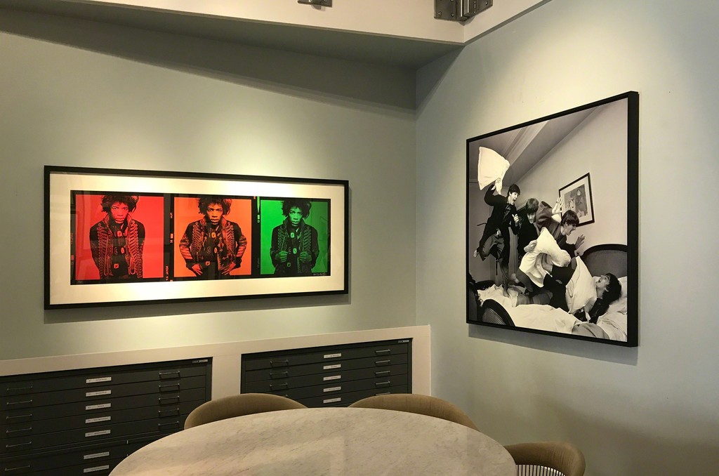 Gered Mankowitz, Jimi Stop Sign Triptych, Mason’s Yard Studio, London, 1967
Harry Benson, Beatles Pillow Fight, Paris, 1964 Gered Mankowitz, Jimi Stop Sign Triptych, Mason’s Yard Studio, London, 1967
Harry Benson, Beatles Pillow Fight, Paris, 1964