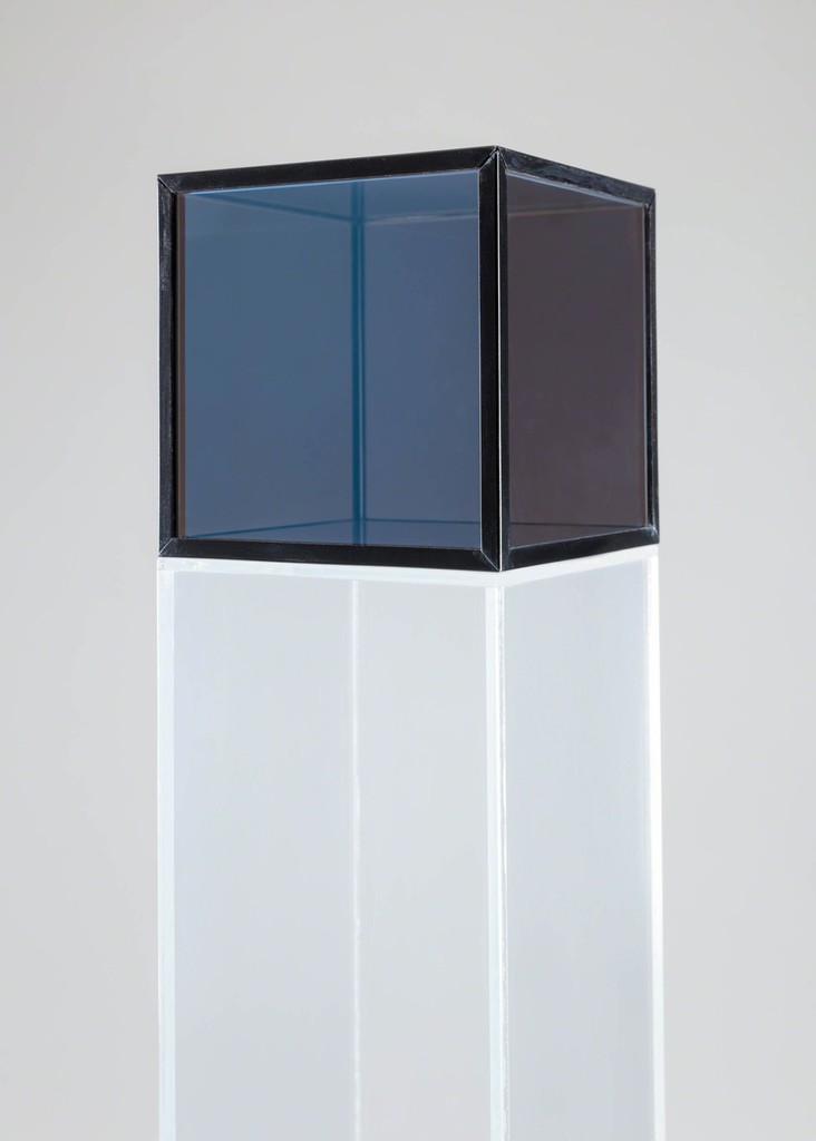 Larry Bell, Untitled, 1966. Glass and aluminum with Plexiglas base. Courtesy Hall Collection. Photo: Silvia Ros. Larry Bell, Untitled, 1966. Glass and aluminum with Plexiglas base. Courtesy Hall Collection. Photo: Silvia Ros.