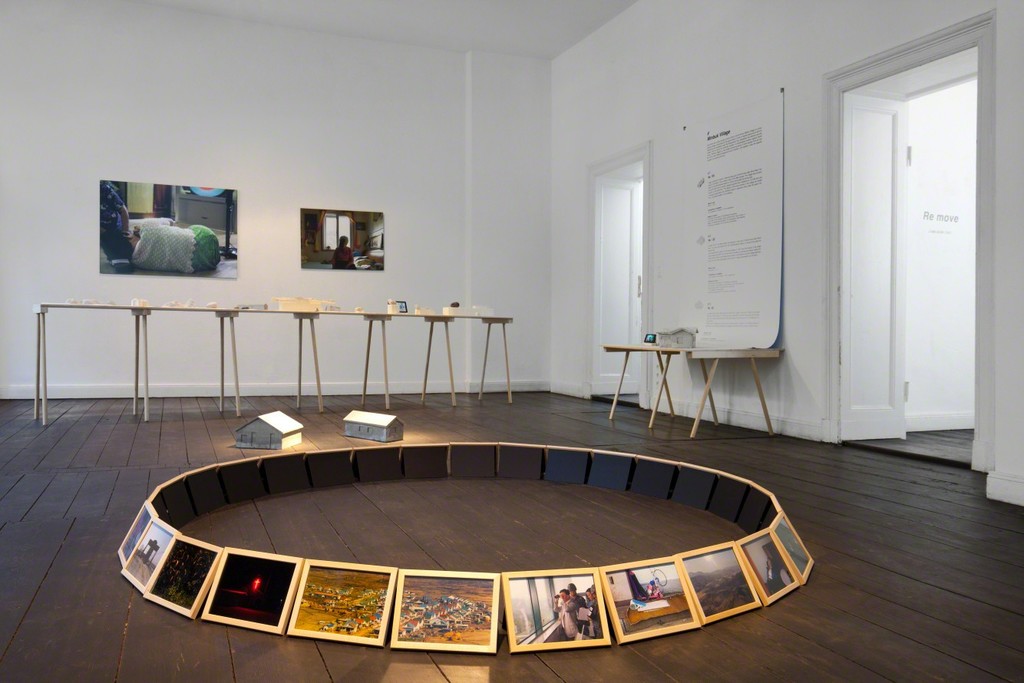Installation view of "Archive Yangjiri", 2016
Multimedia installation, photos, sound, models, sand sculptures, texts, dimension variable
Courtesy of the artist. Photo: Torben Höke Installation view of "Archive Yangjiri", 2016
Multimedia installation, photos, sound, models, sand sculptures, texts, dimension variable
Courtesy of the artist. Photo: Torben Höke