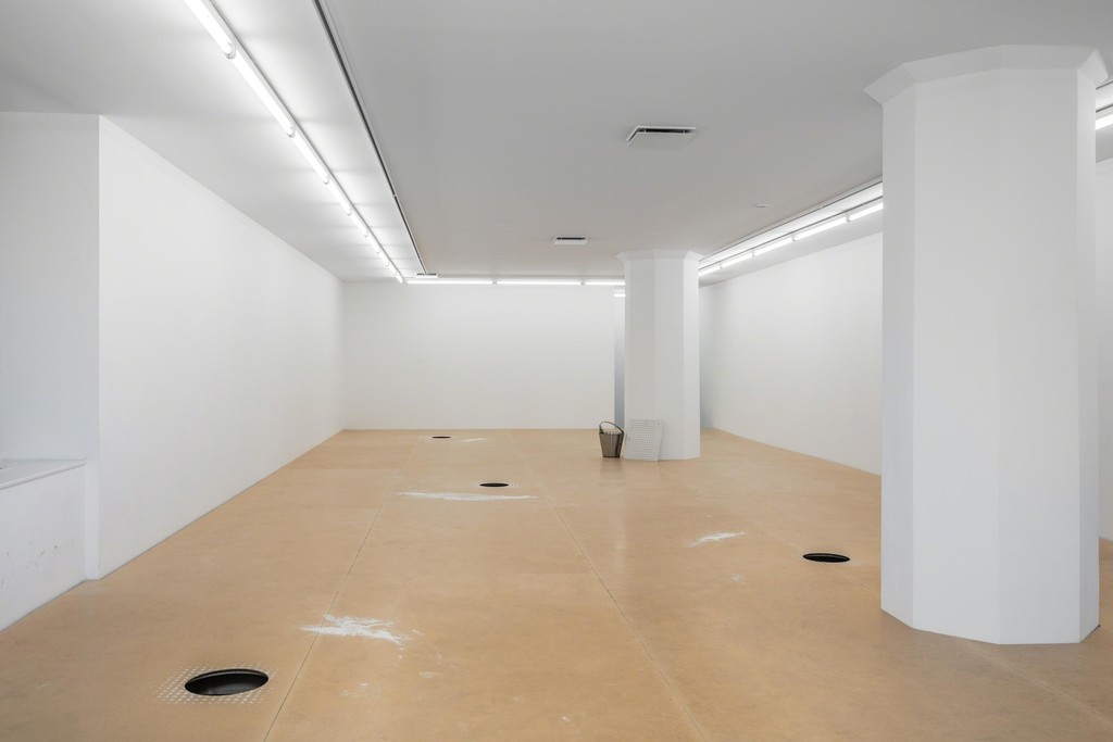 Kristina Matousch, Bake, 2018, installation view Kristina Matousch, Bake, 2018, installation view