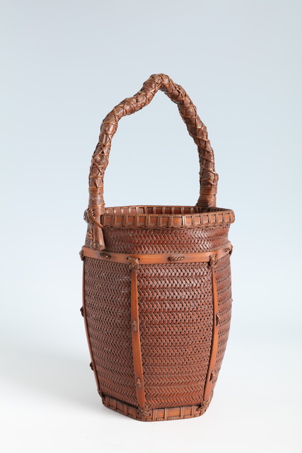 Fukuda Chikuyusai, ‘Hexagonal Flower Basket with Bamboo Rhizome Handle (T-4209)’, Showa era (1926, 1989), mid 20th century, Erik Thomsen
