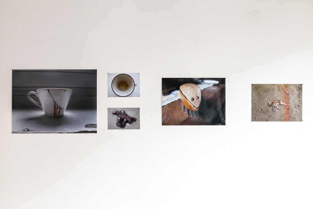 exhibition view (detail): „Lost and Found“, since 2002 (detail) | selection of 42 photographies, ongoing photographic series, FineArt Digitalprints, Christine de la Garenne | image: ©dasesszimmer exhibition view (detail): „Lost and Found“, since 2002 (detail) | selection of 42 photographies, ongoing photographic series, FineArt Digitalprints, Christine de la Garenne | image: ©dasesszimmer