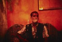 Jabalowe smoking Sheisha in Café in Paris