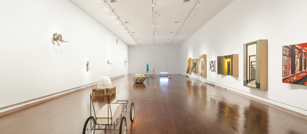 Installation shot of "Myth/History II: Shanghai Galaxy." Courtesy of Yuz Museum, JJYPHOTO (2015) Installation shot of "Myth/History II: Shanghai Galaxy." Courtesy of Yuz Museum, JJYPHOTO (2015)