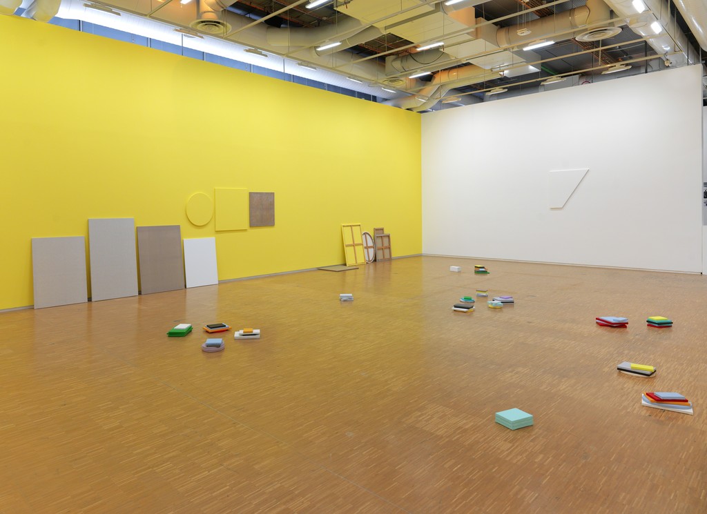 Installation view of "Claude Rutault: D'où je viens, où je suis, où je vais" at Centre Pompidou, Paris (2015-2016) Photo: G. Meguerditchian Installation view of "Claude Rutault: D'où je viens, où je suis, où je vais" at Centre Pompidou, Paris (2015-2016) Photo: G. Meguerditchian