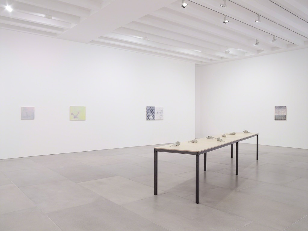Rachel Howard, 'Der Kuss', Installation View, 2018, Courtesy the artist and Blain|Southern, Photo: Peter Mallet Rachel Howard, 'Der Kuss', Installation View, 2018, Courtesy the artist and Blain|Southern, Photo: Peter Mallet