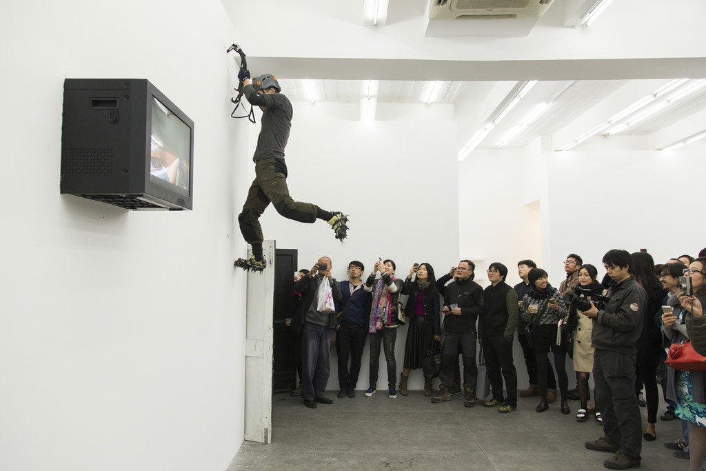 Mr. Hungry, live performance at AIKE-DELLARCO, Shanghai, November 14, 2014 Mr. Hungry, live performance at AIKE-DELLARCO, Shanghai, November 14, 2014