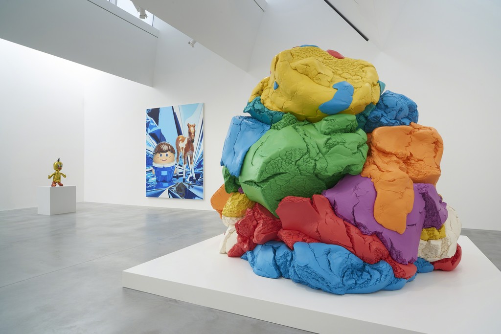 Photo by Prudence Cuming Associates, © Victor Mara Ltd, artwork © Jeff Koons Photo by Prudence Cuming Associates, © Victor Mara Ltd, artwork © Jeff Koons
