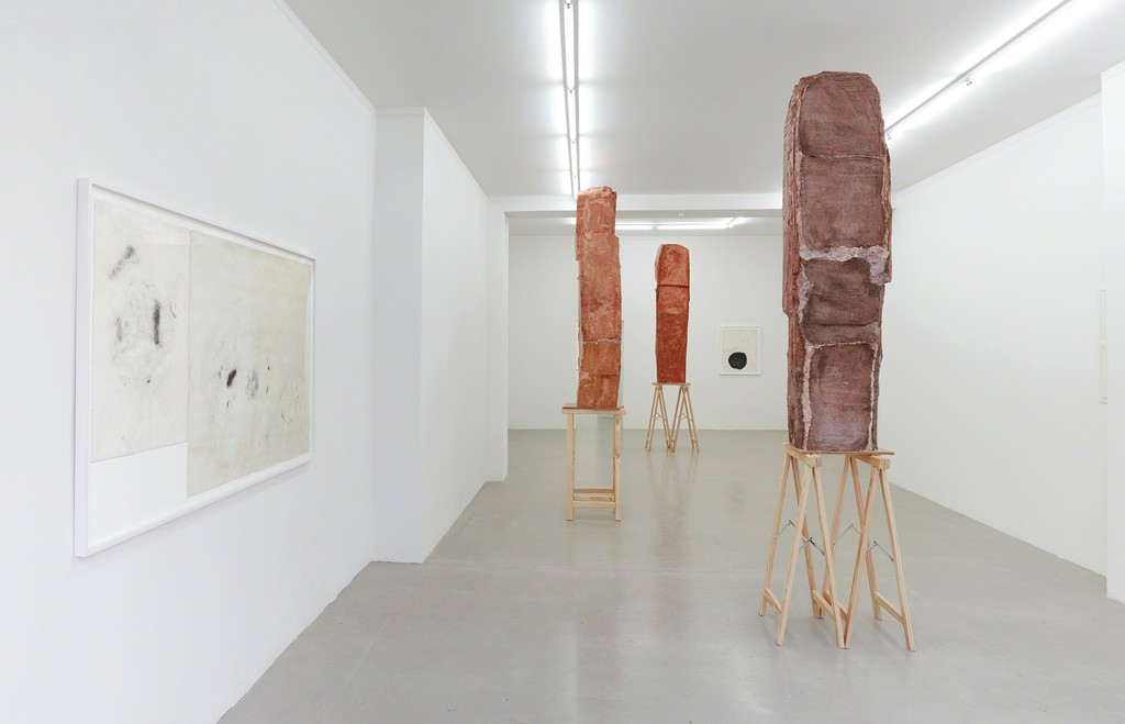 sculptures: Esther Kläs /
drawings: Linda Matalon sculptures: Esther Kläs /
drawings: Linda Matalon