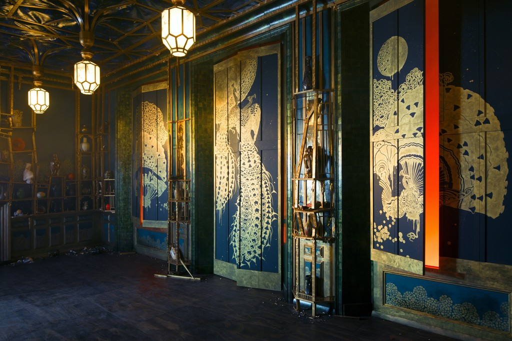 Darren Waterston, "Filthy Lucre" (2013-2014). Photo: John Tsantes. Installation view, MASS MoCA, North Adam, MA. Darren Waterston, "Filthy Lucre" (2013-2014). Photo: John Tsantes. Installation view, MASS MoCA, North Adam, MA.